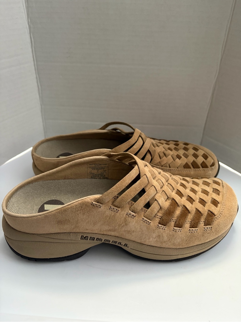 Merrell women’s Woven Suede Slip-On Clog - Tan
